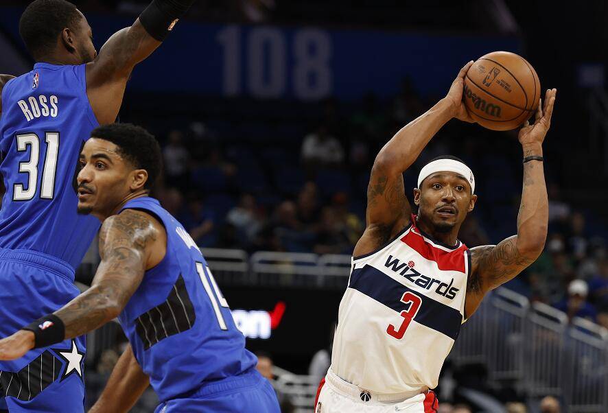 华盛顿奇才训练开放日;冲刺阶段外线爆发引欢呼;欧篮联在即;团队化学反应显著-九游网页版